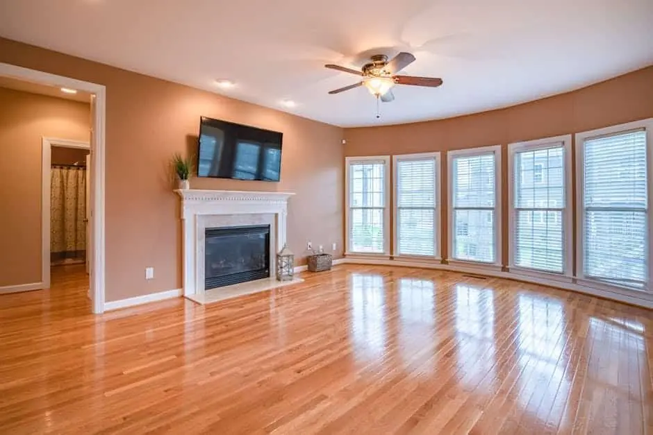 Hardwood floors versus laminate