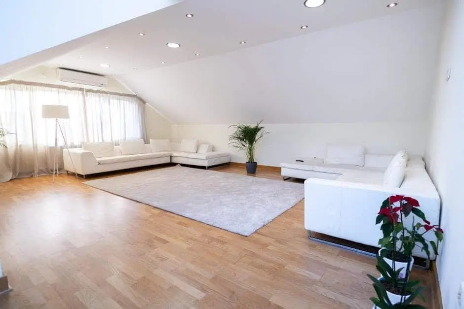 engineered hardwood versus laminate