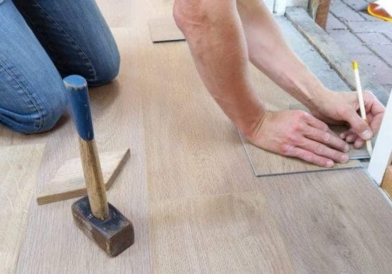 laminate flooring installer